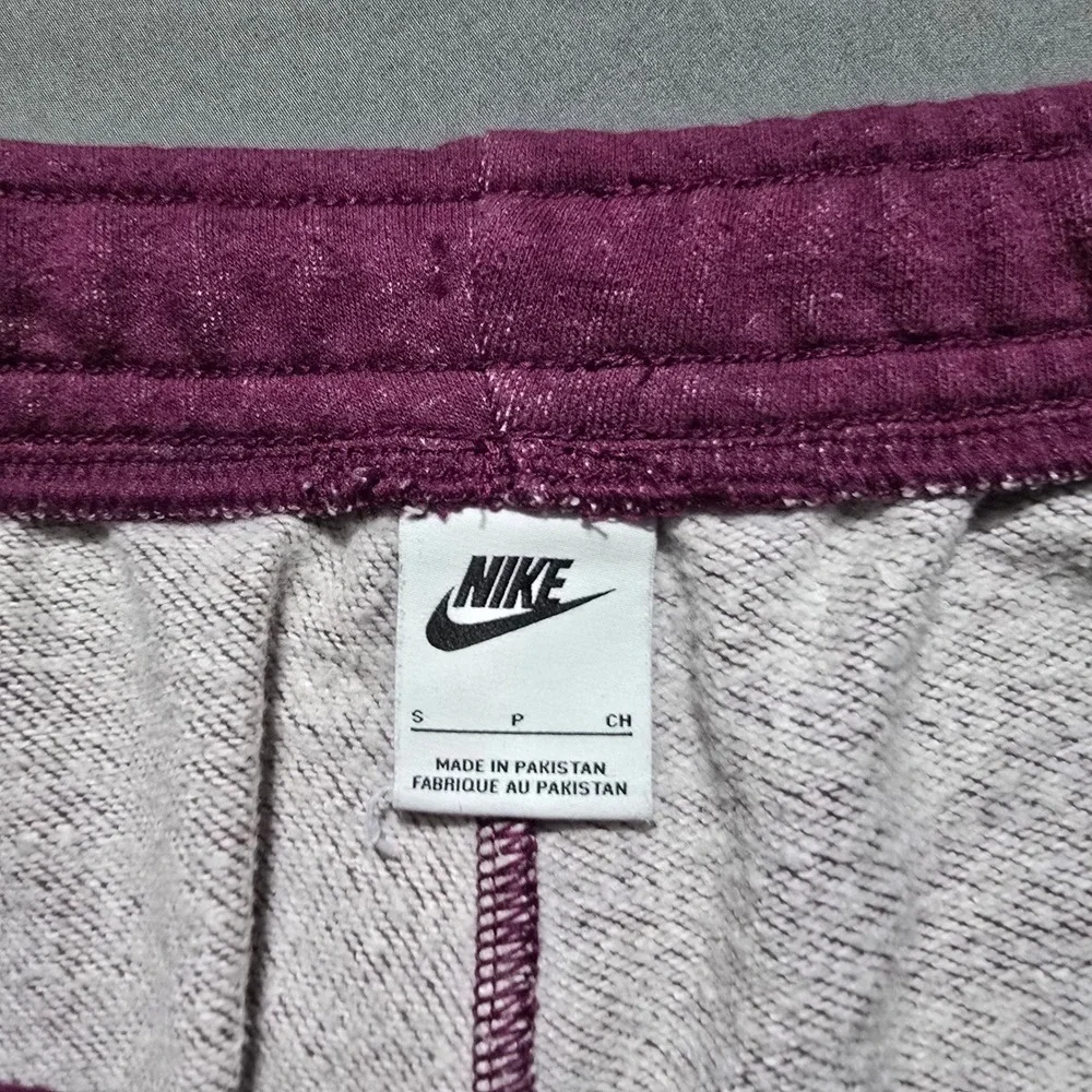 Nike Joggers Women Small Purple BV4095-610 Sportswear Essential Fleece Pants